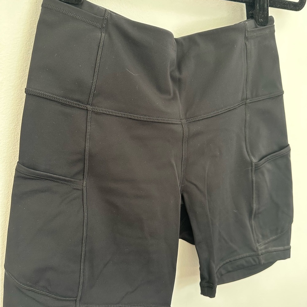 LULULEMON - FAST & FREE SHORT 6”